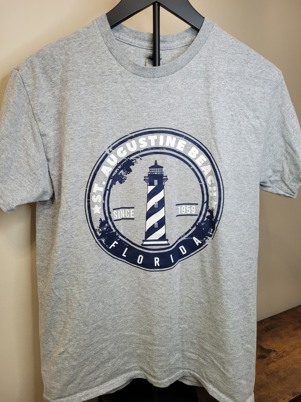St. Augustine Beach Florida Lighthouse Graphic T-Shirt - Gray size Medium